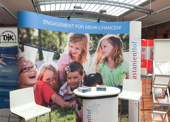 Messestand der Kastanienhof Stiftung am Kölner Stiftungstag